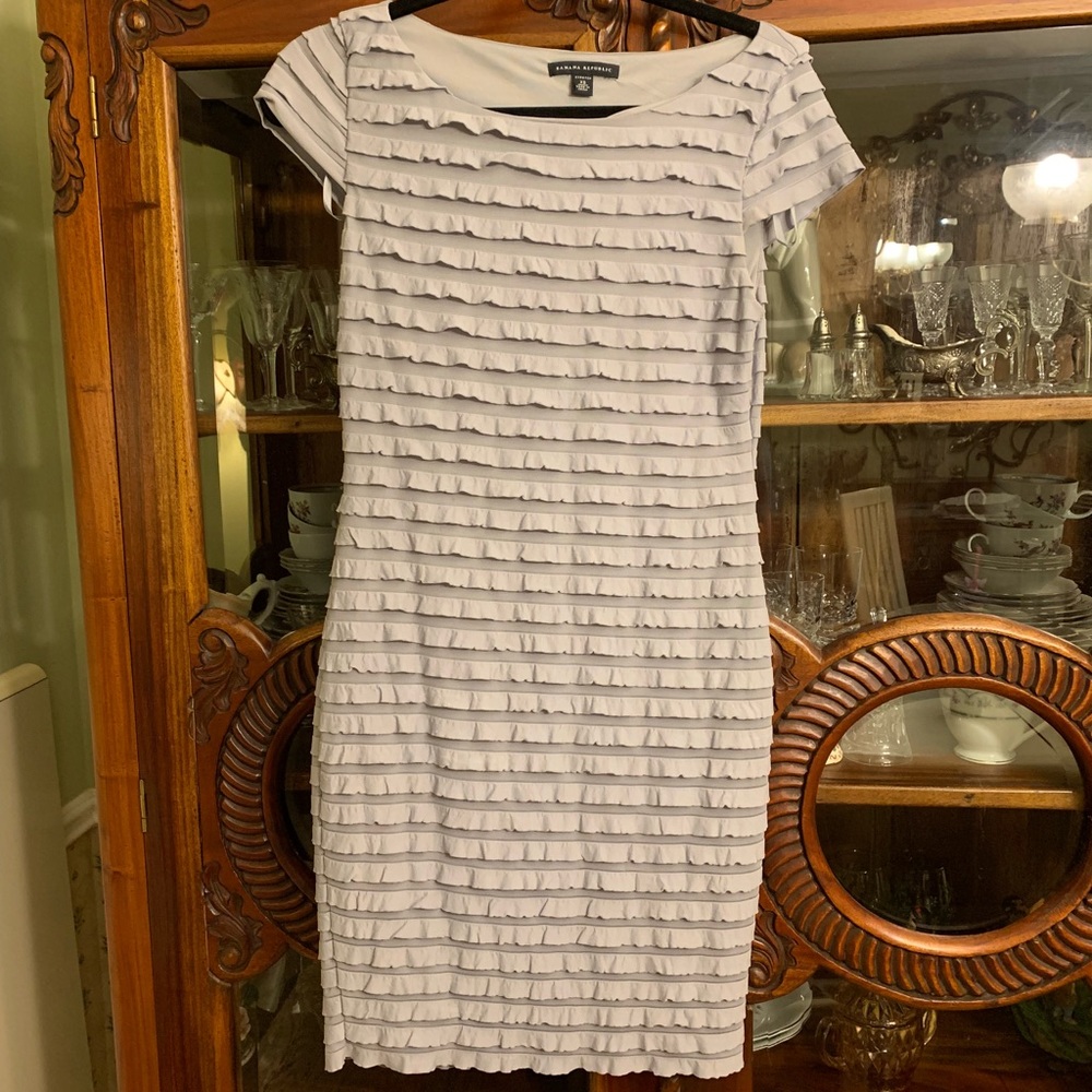 BR super soft Stretch light Gray ruffle dress